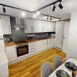 Rent 5 bedroom house in Salford