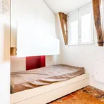 Appartement de 301 m² avec 1 chambre(s) en location à Paris