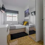 Rent a room of 120 m² in madrid