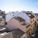 Rent a room of 110 m² in valencia