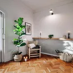 Rent 5 bedroom apartment of 102 m² in Barcelona