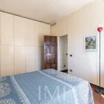 Rent 2 bedroom apartment of 85 m² in Milano