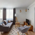 Rent 4 bedroom apartment of 68 m² in Marseille