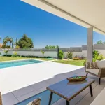 Rent 6 bedroom house of 400 m² in Marbella