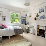 Rent 5 bedroom house in South East England