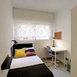 Rent a room of 100 m² in madrid