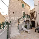 Rent 1 bedroom apartment in Split