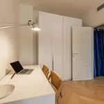 Rent 4 bedroom apartment of 57 m² in Milan