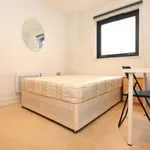 Rent 3 bedroom flat in London