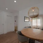 Rent 4 bedroom apartment in Barcelona