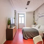 Rent a room of 399 m² in Lisboa