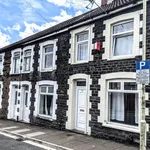 Rent 3 bedroom flat in Wales