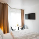 Rent 1 bedroom apartment of 183 m² in Dusseldorf