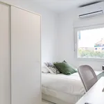 Rent 4 bedroom apartment in Madrid