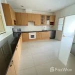 Rent 4 bedroom apartment of 340 m² in Bangkok