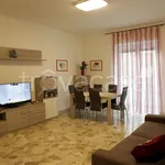 Rent 3 bedroom apartment of 98 m² in Bresso