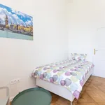 Rent 3 bedroom apartment in Prague