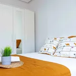 Rent a room of 130 m² in Valencia