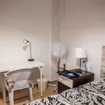 Rent a room of 136 m² in valencia