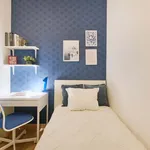 Rent a room of 100 m² in Lisboa