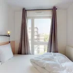 Rent 3 bedroom apartment of 9 m² in Bordeaux