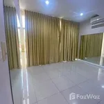 Rent 1 bedroom house of 550 m² in Bangkok