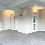 Rent 3 bedroom apartment in Edinburgh