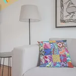 Rent 6 bedroom apartment of 100 m² in Porto