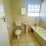 Rent 2 bedroom apartment in Roodepoort