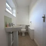 Rent 5 bedroom flat in South East England