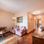 Rent 7 bedroom apartment of 170 m² in Verona