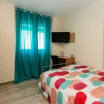 Rent a room of 65 m² in granada