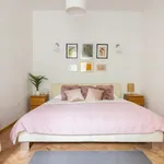 Rent 3 bedroom apartment of 92 m² in Budapest