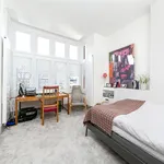 Rent 3 bedroom apartment of 92 m² in London