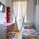 Rent a room of 127 m² in Milan