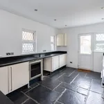 Rent 4 bedroom house in Mole Valley