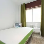 Rent a room of 130 m² in granada