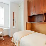 Rent a room of 145 m² in Madrid