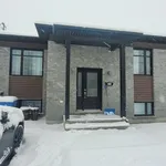 Rent 9 bedroom house of 139 m² in Longueuil