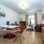 Pronajměte si 3 ložnic/e byt o rozloze 79 m² v Capital City of Prague