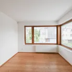 Pronajměte si 5 ložnic/e dům o rozloze 280 m² v Prague