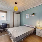 Rent a room of 125 m² in Valencia