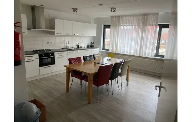 Huur 1 slaapkamer appartement van 20 m² in Almere