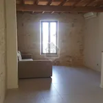 Appartement de 74 m² avec 1 chambre(s) en location à Vallabrègues