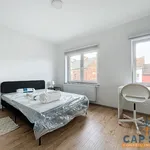 Huur 4 slaapkamer appartement van 145 m² in Charleroi