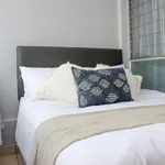 Rent 1 bedroom apartment in Johannesburg