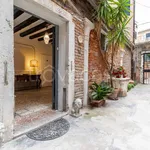 Rent 4 bedroom apartment of 150 m² in Venezia