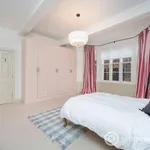 Rent 2 bedroom flat in Edinburgh