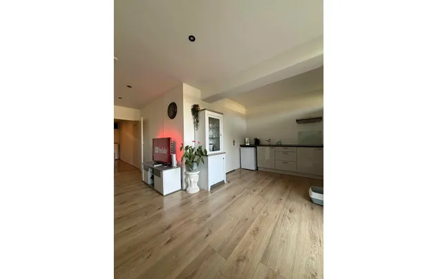 Huur 2 slaapkamer appartement van 135 m² in Paddepoel-Noord