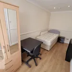 Rent 6 bedroom house in West Midlands